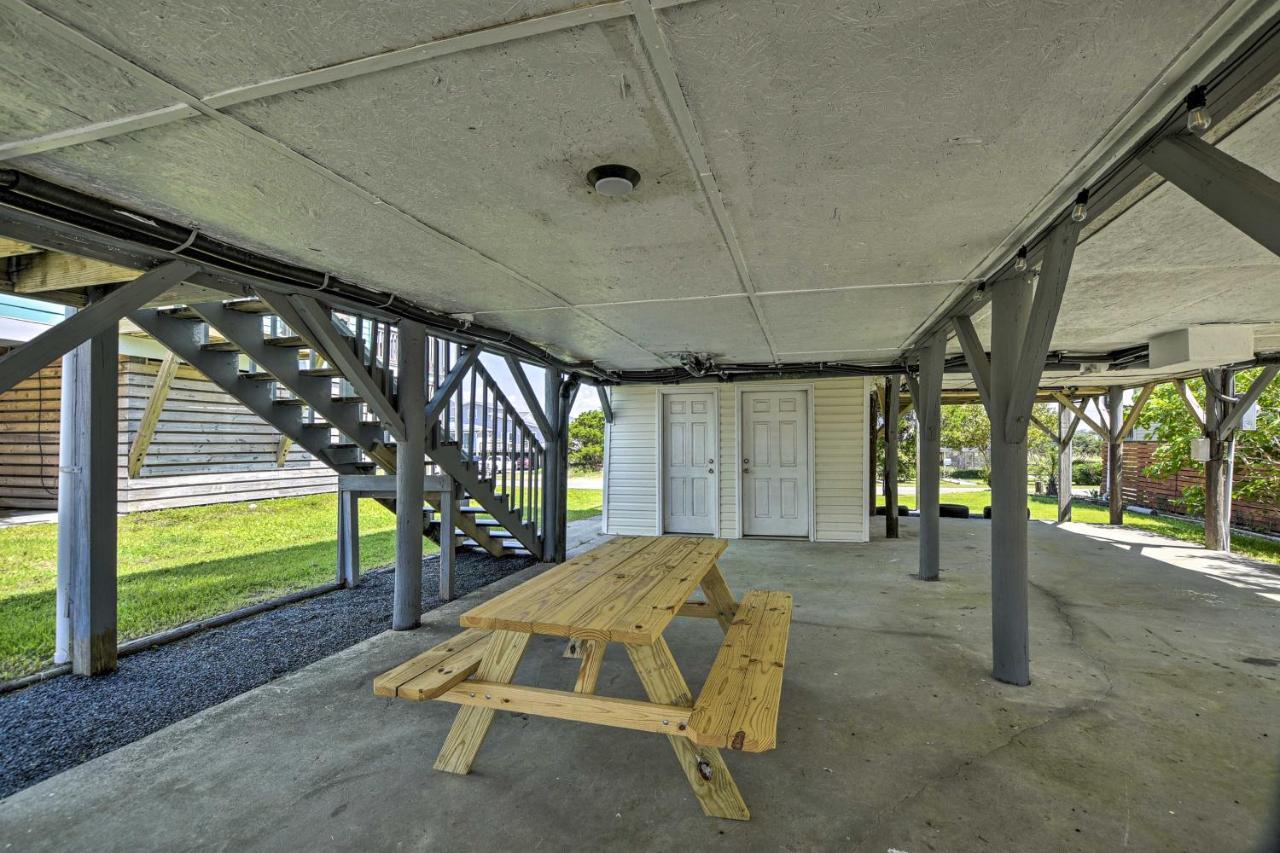 Oak Island Beach Abode With Deck Walk To Shore! Экстерьер фото