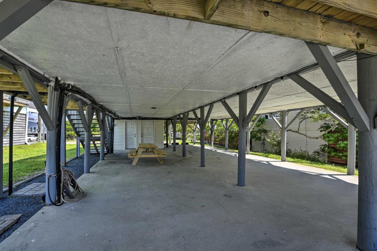 Oak Island Beach Abode With Deck Walk To Shore! Экстерьер фото