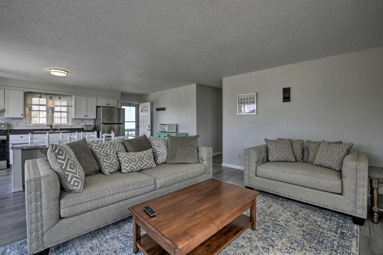 Oak Island Beach Abode With Deck Walk To Shore! Экстерьер фото